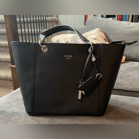 GUESS Black Kamryn Tote/Large Purse Preowned - Picture 2 of 7